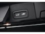 Volvo XC60 T6 Plug-in hybrid AWD Ultimate Dark | Luchtvering | Sportstoelen | Achterbank verwarmd | Alarmsysteem | Audio installatie high end