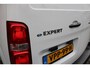 Peugeot e-Expert EV L2 136PK AUTOMAAT 75 kWh | NAVIGATIE 10" TOUCHSCREEN | APPLE CARPLAY/ANDROID AUTO | PARKEERSENSOREN | CRUISE CONTROL | DAB+ RADIO | 3-ZITS | LAADRUIMTE PAKKET | 3-FASE! |