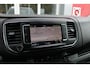 Peugeot e-Expert EV L2 136PK AUTOMAAT 75 kWh | NAVIGATIE 10" TOUCHSCREEN | APPLE CARPLAY/ANDROID AUTO | PARKEERSENSOREN | CRUISE CONTROL | DAB+ RADIO | 3-ZITS | LAADRUIMTE PAKKET | 3-FASE! |