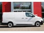 Peugeot e-Expert LONG (L3) 75 kWh 136PK 3-FASE | SCHUIFDEUREN LINKS EN RECHTS | NAVIGATIE 10" TOUCHSCREEN | ACHTERUITRIJ CAMERA | APPLE CARPLAY/ANDROID AUTO | PARKEERSENSOREN | CRUISE CONTROL | DAB+ RADIO | 3-ZITS | LAADRUIMTE PAKKET | PACK MODUWORK |