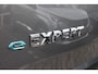 Peugeot e-Expert EV L2 75 kWh | NAVIGATIE 10" TOUCHSCREEN | ACHTERUITRIJ CAMERA | APPLE CARPLAY/ANDROID AUTO | PARKEERSENSOREN | CRUISE CONTROL | DAB+ RADIO | 3-ZITS | LAADRUIMTE PAKKET | PACK MODUWORK |
