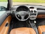 Peugeot 206 CC 2.0-16V Roland Garros | NIEUWE APK | GEINIG VOOR WEINIG | LEDER | AIRCO | CABRIO |