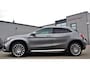 Mercedes-Benz GLA 180 Premium Plus | AMG Pakket | 360 cam | Harman/Kardon | Luxe Leder | Panorama | Carbon | LED | NIEUW |