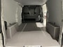 Volkswagen Transporter 2.0 TDI L2H1 30 Bulli 170 PK | Automaat | Dodehoeksensoren | Voorruitverwarming | Apple Carplay | Adaptive Cruise Control | Stoelverwarming | Achteruitrijcamera | DAB Radio | Uitparkeerassistent |