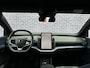 Volvo EX30 Extended Range Plus EVERLAST OUTLAND | EX30 Cross Country | 19" OFF ROAD velgen | Trekhaak | Stoel/stuurverwarming | Parkeercamera