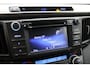 Toyota RAV4 2.0 Dynamic 4WD | Trekhaak | 2000 kg trekgewicht | Lederen bekleding met stoelverwarming |