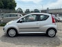 Peugeot 107 1.0-12V XR! Airco l Elek pakket l Toerenteller l Stuurbekrachtiging l AUX! GOED ONDERHOUDEN!