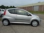 Peugeot 107 1.0-12V XR! Airco l Elek pakket l Toerenteller l Stuurbekrachtiging l AUX! GOED ONDERHOUDEN!