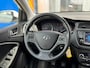 Hyundai i20 1.0 T-GDI Comfort | Camera | Cruise | Clima | Navigatie | PDC | Lage km stand! | Achteruitrijcamera | Airco (automatisch) | Cruise control