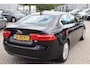 Jaguar XE 2.0 D R-Sport Stoel- en stuurverwarming, Navigatie, Camera, Climate control, Cruise control, Lederen interieur