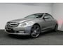Mercedes-Benz E-klasse Cabrio 200 CGI Elegance / Airscarf - nekverwarming / Stoelverwarming / Elektr. verstelbare voorstoelen (deels) / Stoelverwarming / Trekhaak (wegklapbaar) / Windscherm / Lederen bekleding / 17'' LMV / Cruise Control / Bi-xenon koplampen / Parkeersensoren voor + achter / Navigatie