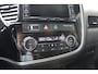Mitsubishi Outlander 2.0 PHEV instyle+ Cruise/Climate control, Trekhaak, Sch.kanteldak,  Navigatie, Camera, Parkeersensoren Hybride batterij capaciteit: 34,2 Ah. Trekgewicht 1.500 kg.