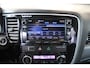 Mitsubishi Outlander 2.0 PHEV instyle+ Cruise/Climate control, Trekhaak, Sch.kanteldak,  Navigatie, Camera, Parkeersensoren Hybride batterij capaciteit: 34,2 Ah. Trekgewicht 1.500 kg.