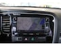Mitsubishi Outlander 2.0 PHEV instyle+ Cruise/Climate control, Trekhaak, Sch.kanteldak,  Navigatie, Camera, Parkeersensoren Hybride batterij capaciteit: 34,2 Ah. Trekgewicht 1.500 kg.