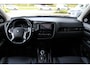 Mitsubishi Outlander 2.0 PHEV instyle+ Cruise/Climate control, Trekhaak, Sch.kanteldak,  Navigatie, Camera, Parkeersensoren Hybride batterij capaciteit: 34,2 Ah. Trekgewicht 1.500 kg.