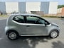 Volkswagen Up! 1.0 take up! BlueMotion ZO INGERUILD ZO WEG PRIJSJE