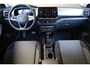 Volkswagen T-Cross 1.0 TSI Life Edition 115PK / 85kW DSG, 48 maanden / max 100.000km garantie, comfort pakket (verwarmbare voorstoelen), 2-zone climatronic, keyless start & entry, parkeersensoren voor en achter (pdc), achteruitrijcamera (rear view), privacy glas, 17" LMV