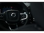 Volvo XC40 B4 Plus Dark | Adaptive Cruise | Harman/Kardon | Camera | Stuur/Stoelverwarming | Verwarmbare Voorruit | Memory | Trekhaak