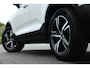 Volvo XC40 B4 Plus Dark | Adaptive Cruise | Harman/Kardon | Camera | Stuur/Stoelverwarming | Verwarmbare Voorruit | Memory | Trekhaak