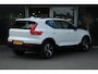 Volvo XC40 B4 Plus Dark | Adaptive Cruise | Harman/Kardon | Camera | Stuur/Stoelverwarming | Verwarmbare Voorruit | Memory | Trekhaak