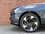 Volvo EX90 Single Motor Plus | Pilot Assist-pakket | Climate Pack| 22" 5-Spaaks Aero | Bowers and Wilkins High End Audio | Visual Park assist | Extra getint glas achter | Geïntegreerde zittingverhoger in middelste zitplaats 2e zitr