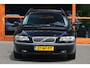 Volvo V70 2.4 Edition II | DEALER Onderhouden | Cruise control | Trekhaak | Extra Getint Glas | Leer | 306,000KM |