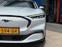 Ford Mustang Mach-E RWD | Unieke Performance Wrap | Camera | Lane Assist | Dodehoek Herkenning | Leren Bekleding | 75 kWh