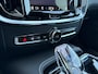 Volvo V60 2.0 T8 Plug-in hybrid AWD Plus Dark | Panorama Schuifdak | Harman/Kardon | Sportstoelen | Google | Stuur + Stoelverwarming |