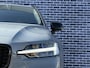 Volvo V60 2.0 T8 Plug-in hybrid AWD Plus Dark | Panorama Schuifdak | Harman/Kardon | Sportstoelen | Google | Stuur + Stoelverwarming |