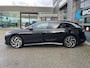 Volkswagen ID.7 Tourer Pro Business | Achterbank in ongelijke delen neerklapbaar incl. middenarmsteun en doorlaadmogelijkheid | Afstandscontrolesysteem (Front Assist), met voetgangers- en fietsersherkenning | Automatische afstandsregeling (Adaptive Cruise Control)