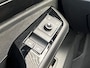 Volkswagen ID.7 Tourer Pro Business | Achterbank in ongelijke delen neerklapbaar incl. middenarmsteun en doorlaadmogelijkheid | Afstandscontrolesysteem (Front Assist), met voetgangers- en fietsersherkenning | Automatische afstandsregeling (Adaptive Cruise Control)