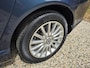 Volvo V70 2.5T Momentum 5 cilinder 200 PK 147 KW Airco Leer Navi Trekhaak elektrische achterklep.