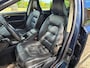 Volvo V70 2.5T Momentum 5 cilinder 200 PK 147 KW Airco Leer Navi Trekhaak elektrische achterklep.