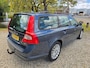 Volvo V70 2.5T Momentum 5 cilinder 200 PK 147 KW Airco Leer Navi Trekhaak elektrische achterklep.