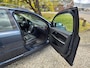 Volvo V70 2.5T Momentum 5 cilinder 200 PK 147 KW Airco Leer Navi Trekhaak elektrische achterklep.