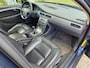 Volvo V70 2.5T Momentum 5 cilinder 200 PK 147 KW Airco Leer Navi Trekhaak elektrische achterklep.