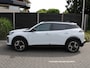 Peugeot e-2008 Allure 54 kWh 156PK Navigatie, Rondomzichtcamera, Adaptieve Cruise Control, Keyless, Stoelverwarming