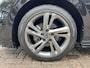 Volkswagen Golf 1.5 eTSI R-Line Business Aut Navi Camera ACC Carpl