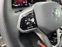 Volkswagen Golf 1.5 eTSI R-Line Business Aut Navi Camera ACC Carpl