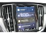 Volvo V60 B3 Automaat Essential Edition | Adaptieve Cruise Control| Blind spot| Parkeer Camera| Park Assist voor en Achter| Verwarmbare voorstoelen| Verwambare Achterbank| Verwarmbaar Stuurwiel.