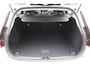 Volvo V60 B3 Automaat Essential Edition | Adaptieve Cruise Control| Blind spot| Parkeer Camera| Park Assist voor en Achter| Verwarmbare voorstoelen| Verwambare Achterbank| Verwarmbaar Stuurwiel.