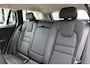 Volvo V60 B3 Automaat Essential Edition | Adaptieve Cruise Control| Blind spot| Parkeer Camera| Park Assist voor en Achter| Verwarmbare voorstoelen| Verwambare Achterbank| Verwarmbaar Stuurwiel.
