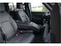 Land Rover Defender 2.0 P300e 110 X-Dynamic HSE / 6 persoons uitvoering / Meridian Surround / Head-up