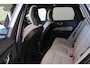 Volvo XC60 T6 Recharge AWD Plus Dark - LONG RANGE - Luchtvering - Panorama/schuifdak - IntelliSafe Assist & Surround - 360º Camera - Adaptieve LED koplampen - Verwarmde voorstoelen, stuur & achterbank - Parkeersensoren voor & achter - Elektr. bedienb. voorstoelen met geheugen - Draadloze tel. lader - Extra getint glas - Elektr. inklapbare trekhaak - 20' LMV