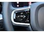 Volvo XC60 T6 Recharge AWD Plus Dark - LONG RANGE - Luchtvering - Panorama/schuifdak - IntelliSafe Assist & Surround - 360º Camera - Adaptieve LED koplampen - Verwarmde voorstoelen, stuur & achterbank - Parkeersensoren voor & achter - Elektr. bedienb. voorstoelen met geheugen - Draadloze tel. lader - Extra getint glas - Elektr. inklapbare trekhaak - 20' LMV