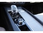 Volvo XC60 T6 Recharge AWD Plus Dark - LONG RANGE - Luchtvering - Panorama/schuifdak - IntelliSafe Assist & Surround - 360º Camera - Adaptieve LED koplampen - Verwarmde voorstoelen, stuur & achterbank - Parkeersensoren voor & achter - Elektr. bedienb. voorstoelen met geheugen - Draadloze tel. lader - Extra getint glas - Elektr. inklapbare trekhaak - 20' LMV