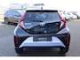 Toyota Aygo X JBL KEYLESS STOELVERW. JBL-AUDIO 18"LMV PARK-SENSOREN APPLE/ANDROID NAVI DRAADLOOS-LADEN-TEL NL-AUTO NIEUW