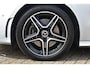 Mercedes-Benz A-klasse 250 e AMG Line Plug-in Hybrid | Afn. Trekhaak | Schuif-/Kanteldak | HUD | Dodehoekdetectie | Adaptive Cruise | Navigatie | 360 Camera | Apple Carplay | Android Auto | !!