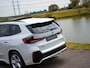 BMW X1 sDrive20i Steptronic M-Sport | Trekhaak | Elektrische stoelen | Adap. LED | Harman Kardon | Schuif-kantel Pano | 360 Camera