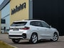 BMW X1 sDrive20i Steptronic M-Sport | Trekhaak | Elektrische stoelen | Adap. LED | Harman Kardon | Schuif-kantel Pano | 360 Camera